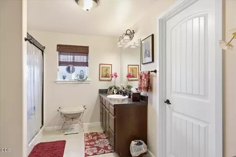 Bath - 613 Nottingham Ter, Eagle Point, OR 97524 photo 2 of 2