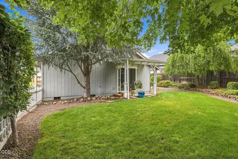 Exterior - 613 Nottingham Ter, Eagle Point, OR 97524 photo 7 of 7