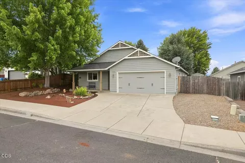Other - 613 Nottingham Ter, Eagle Point, OR 97524 photo 3 of 6