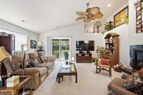Living - 613 Nottingham Ter, Eagle Point, OR 97524 photo 1 of 3