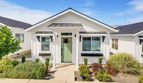 583 Coffee Ln, Ashland, OR 97520