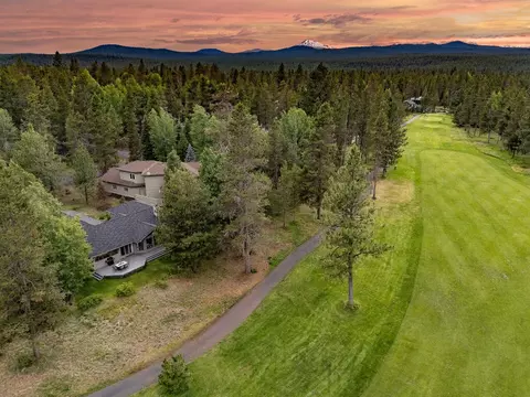 View/Area - 57716 Vine Maple Ln, Sunriver, OR 97707 photo 1 of 2