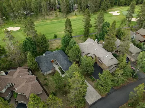 View/Area - 57716 Vine Maple Ln, Sunriver, OR 97707 photo 2 of 2