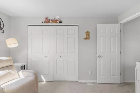 Bedroom - 20716 Amber Way, Bend, OR 97701 photo 6 of 6