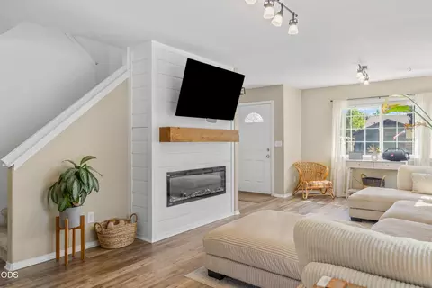 Living - 20716 Amber Way, Bend, OR 97701 photo 3 of 3