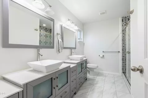 Bath - 20716 Amber Way, Bend, OR 97701 photo 1 of 3