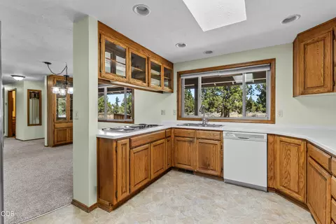 Kitchen - 64741 Sylvan Loop, Bend, OR 97701 photo 1 of 2
