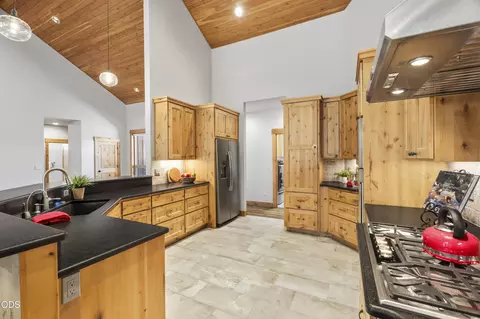 Kitchen - 56296 Sable Rock Loop #256, Bend, OR 97707 photo 2 of 4