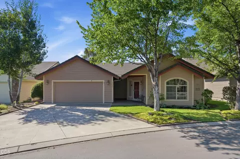 1736 NW Nickernut Pl, Redmond, OR 97756