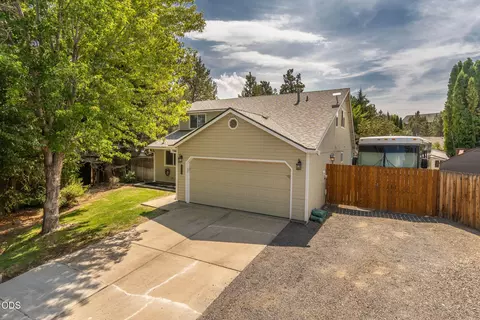 20705 Wishing Well Ct, Bend, OR 97701