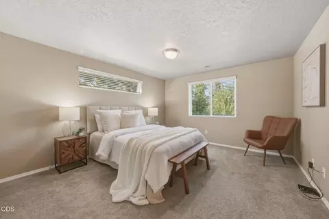 Bedroom - 19689 Harvard Pl, Bend, OR 97702 photo 1 of 4