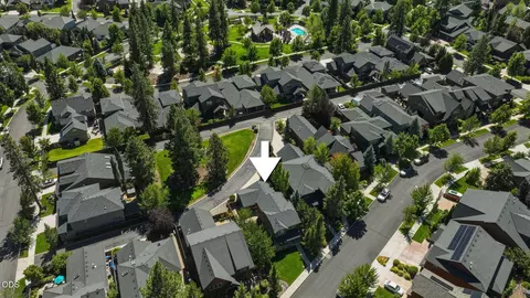 View/Area - 19689 Harvard Pl, Bend, OR 97702 photo 2 of 5