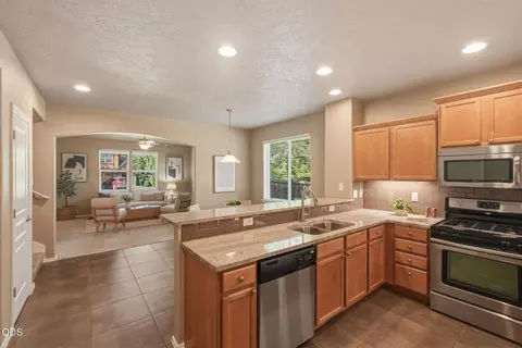 Kitchen - 19689 Harvard Pl, Bend, OR 97702 photo 1 of 6