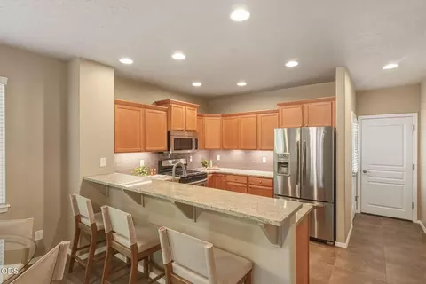 Kitchen - 19689 Harvard Pl, Bend, OR 97702 photo 2 of 6