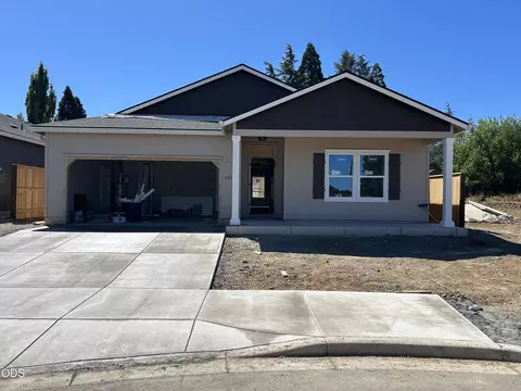 2235 Piazza Dr, Medford, OR 97501