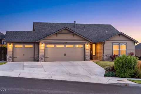 2555 SW 43rd Pl, Redmond, OR 97756