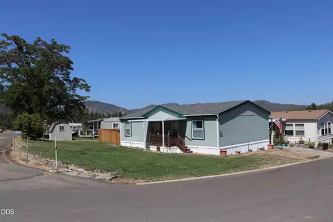 8401 Old Stage Rd #70, Central Point, OR 97502 photo 3
