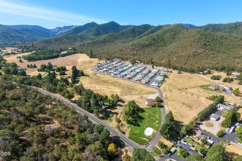 8401 Old Stage Rd #70, Central Point, OR 97502 photo 24