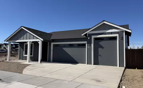 2051 SW 42nd St #LOT 7, Redmond, OR 97756