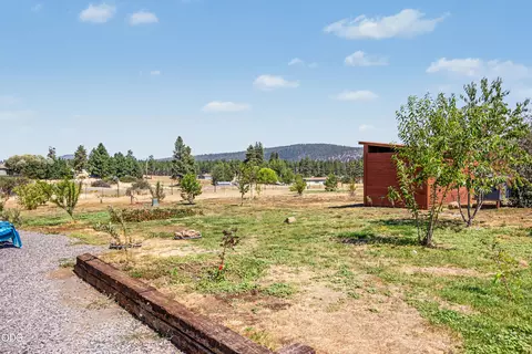 Exterior - 34225 Deerpath Ct, Chiloquin, OR 97624 photo 5 of 10