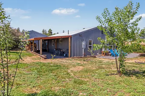 Exterior - 34225 Deerpath Ct, Chiloquin, OR 97624 photo 4 of 10