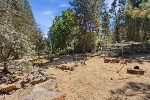Exterior - 19684 Nugget Ave, Bend, OR 97702 photo 11 of 12