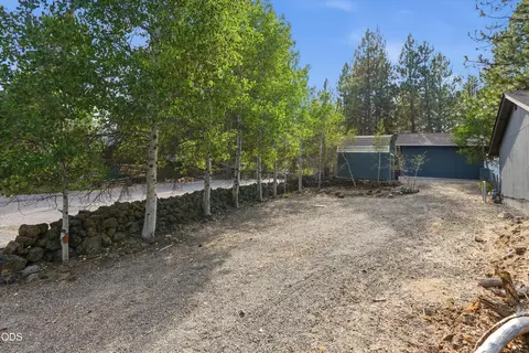 Exterior - 19684 Nugget Ave, Bend, OR 97702 photo 5 of 12