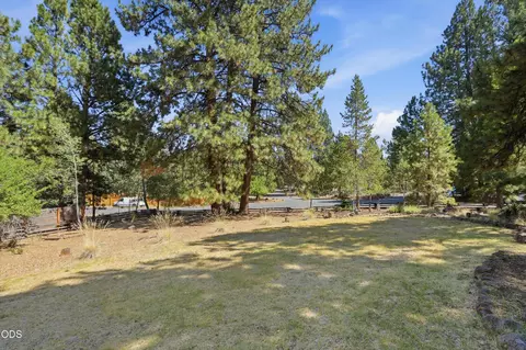 Exterior - 19684 Nugget Ave, Bend, OR 97702 photo 10 of 12