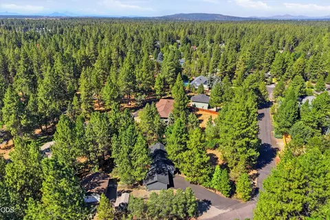 View/Area - 19684 Nugget Ave, Bend, OR 97702 photo 3 of 6