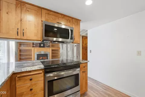 Kitchen - 19684 Nugget Ave, Bend, OR 97702 photo 2 of 2