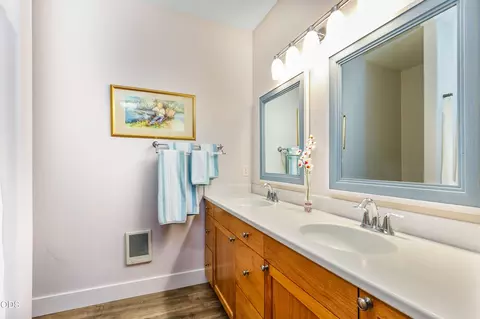 Bath - 780 W View Loop, Sisters, OR 97759 photo 2 of 2
