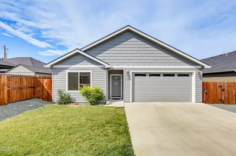 1776 Powhatan Ave, Medford, OR 97501