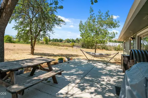 728 W Valley Vw, Ashland, OR 97520