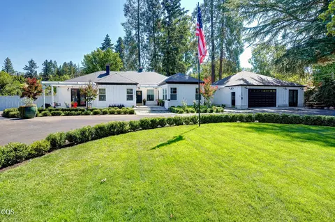 123 Vancouver Ave, Medford, OR 97504