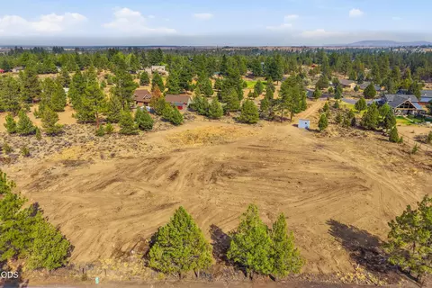 22018 Quebec Ct, Bend, OR 97702 photo 3