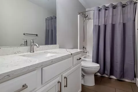 Bath - 17476 Rail Dr, Bend, OR 97707 photo 2 of 3