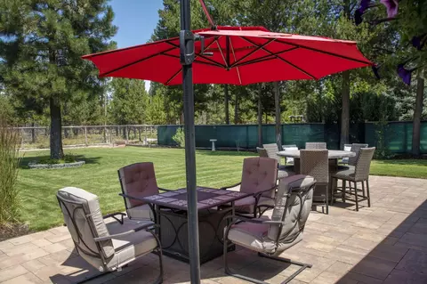 Exterior - 17476 Rail Dr, Bend, OR 97707 photo 5 of 7