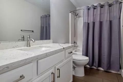Bath - 17476 Rail Dr, Bend, OR 97707 photo 2 of 3