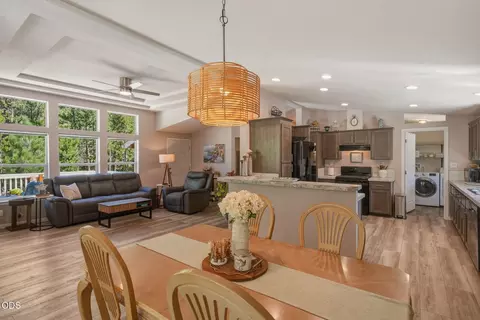 Dining - 51646 Pine Loop Dr, La Pine, OR 97739 photo 1 of 2