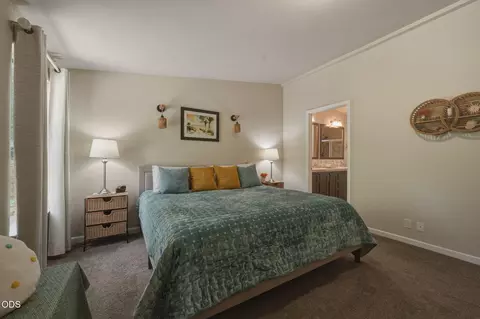 Bedroom - 51646 Pine Loop Dr, La Pine, OR 97739 photo 4 of 5
