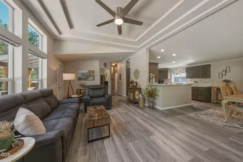 Living - 51646 Pine Loop Dr, La Pine, OR 97739 photo 1 of 2