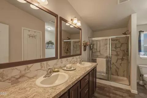 Bath - 51646 Pine Loop Dr, La Pine, OR 97739 photo 2 of 3