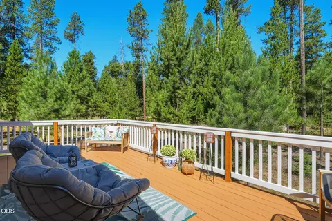 Exterior - 51646 Pine Loop Dr, La Pine, OR 97739 photo 7 of 13