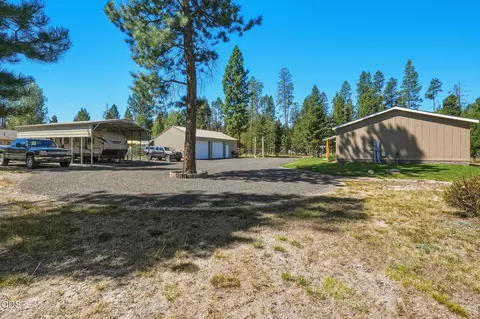 Exterior - 51646 Pine Loop Dr, La Pine, OR 97739 photo 10 of 13