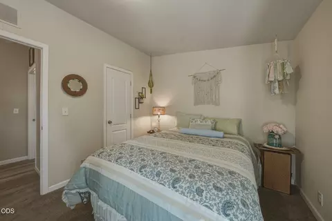 Bedroom - 51646 Pine Loop Dr, La Pine, OR 97739 photo 2 of 5