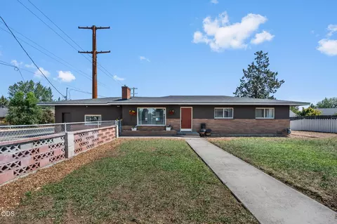 1516 SW 23rd St, Redmond, OR 97756