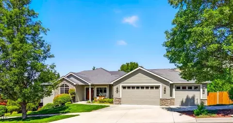 4565 Marissa Cir, Medford, OR 97504
