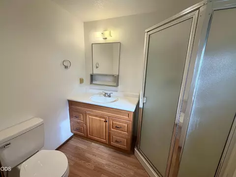 Bath - 50842 Deer Forest Dr, La Pine, OR 97739 photo 1 of 3