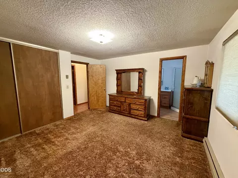 Bedroom - 50842 Deer Forest Dr, La Pine, OR 97739 photo 4 of 4