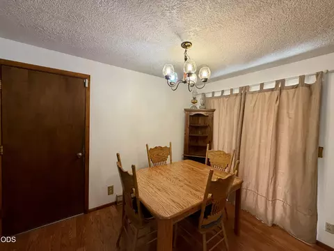 Dining - 50842 Deer Forest Dr, La Pine, OR 97739 photo 1 of 1
